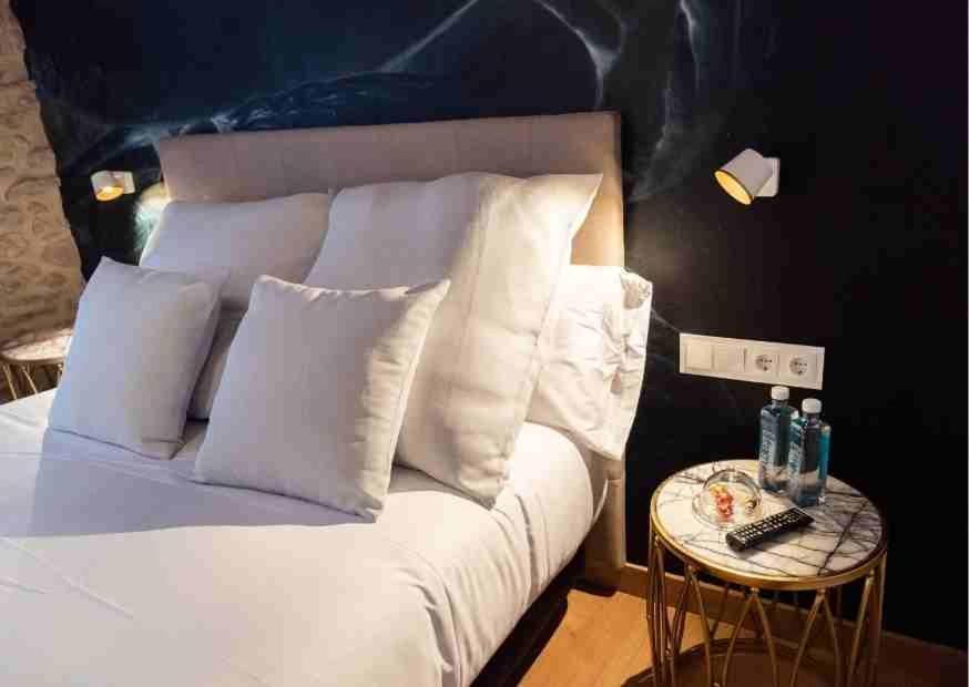 Les Quingles Hotel Calders Bagian luar foto